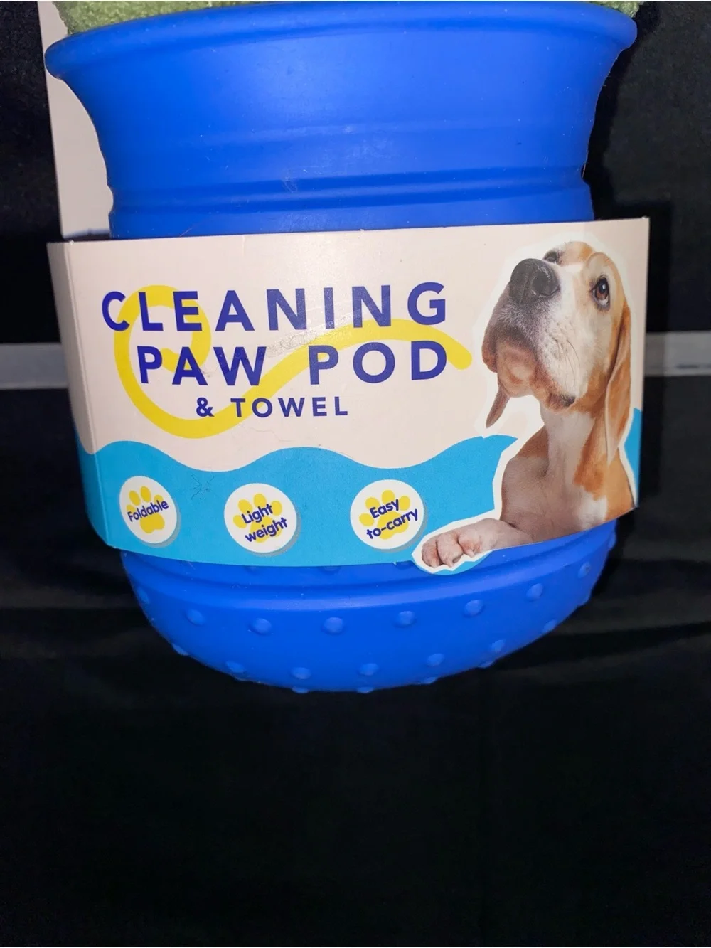 Tail Blue Cleaning Paw Pod with Green Towel